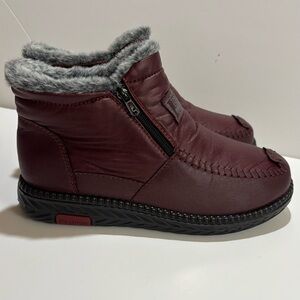 Women’s Burgundy with faux fur winter boots 10